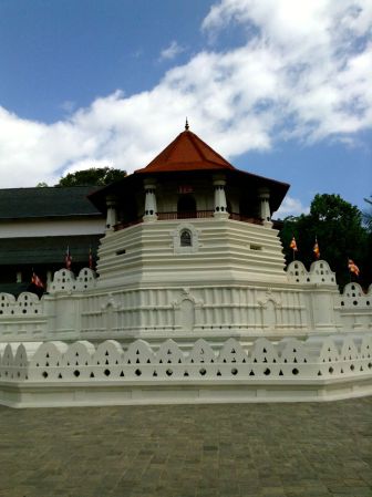 au temple de la dent