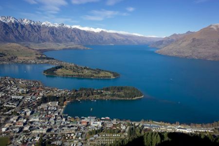 Queenstown au bord du lac wakatipu
